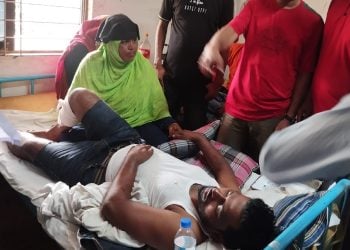 ছবি: মারধরের শিকার লতিবাবাদ ইউনিয়ন যুবদলের আহ্বায়ক বাবুল।