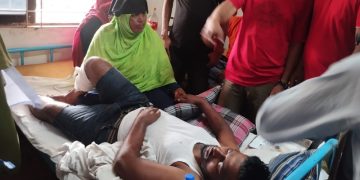 ছবি: মারধরের শিকার লতিবাবাদ ইউনিয়ন যুবদলের আহ্বায়ক বাবুল।