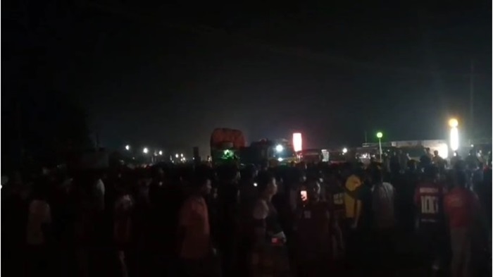 প্রবেশপত্র না পেয়ে গাইবান্ধায় এসএসসি পরীক্ষার্থীদের মহাসড়ক অবরোধ