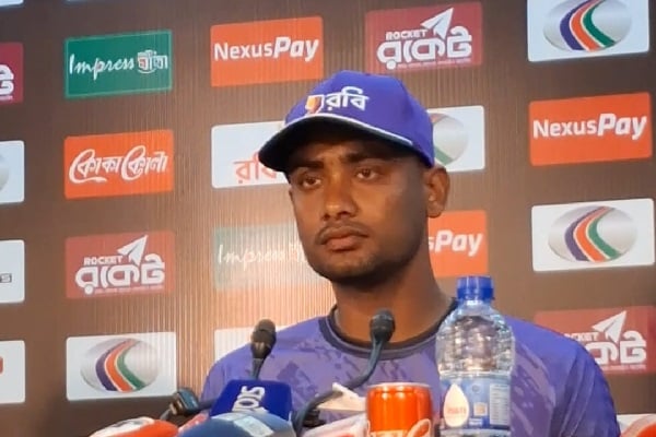 টসের এক মিনিট আগেও খেলার কথা জানতেন না শরিফুল