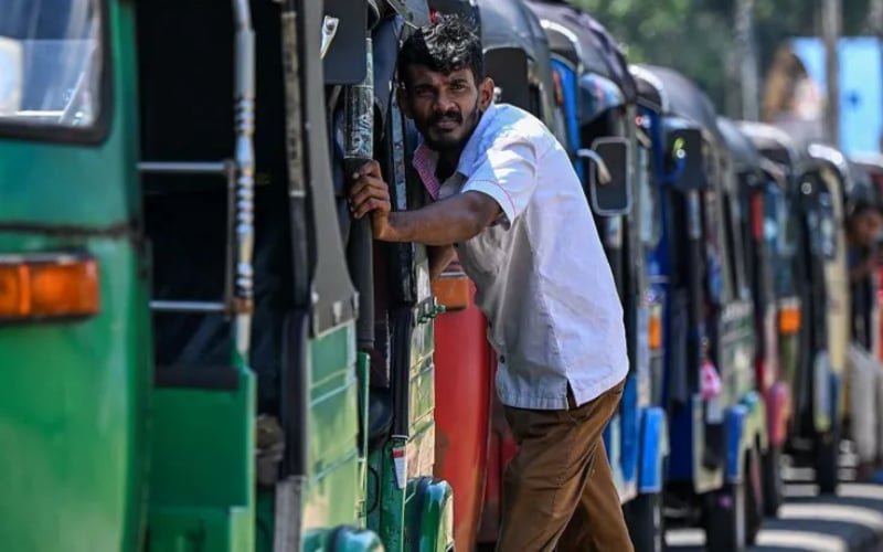 ইরান যুদ্ধের প্রভাব, বন্যা সংকটে শ্রীলঙ্কায় ত্রিমুখী আঘাত | চ্যানেল আই অনলাইন ইরান যুদ্ধের প্রভাব, বন্যা সংকটে শ্রীলঙ্কায় ত্রিমুখী আঘাত | চ্যানেল আই অনলাইন