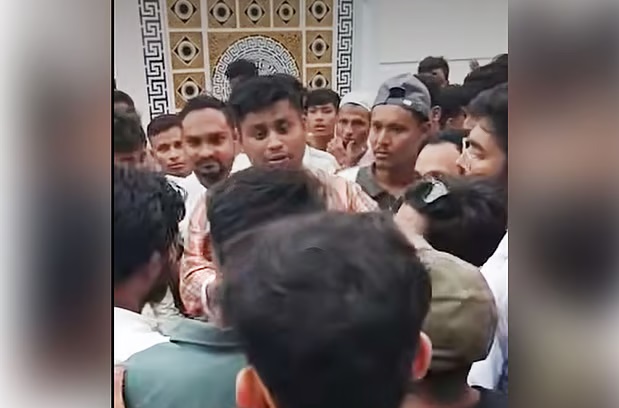 চট্টগ্রামে মনজুর আলমের বাসায় হঠাৎ হাসনাত আবদুল্লাহ | চ্যানেল আই অনলাইন চট্টগ্রামে মনজুর আলমের বাসায় হঠাৎ হাসনাত আবদুল্লাহ | চ্যানেল আই অনলাইন