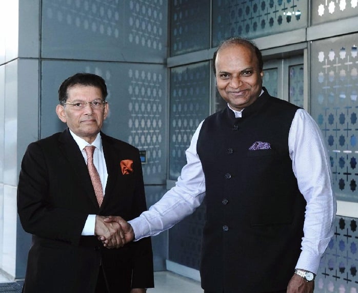 দিল্লিতে পররাষ্ট্রমন্ত্রীকে ‘উষ্ণ’ অভ্যর্থনা