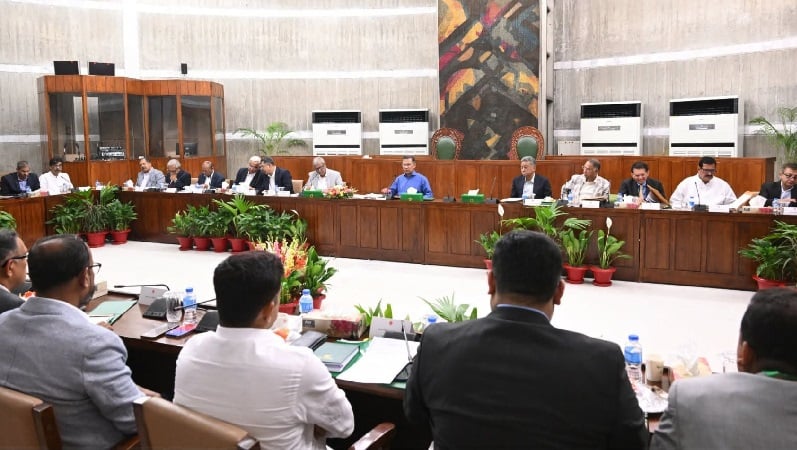 জ্বালানি পরিস্থিতিসহ নানা বিষয়ে মন্ত্রীদের নিয়ে প্রধানমন্ত্রীর বৈঠক