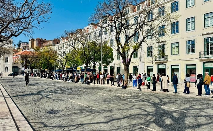 লিসবনে মেট্রো ধর্মঘটে অচল নগরজীবন