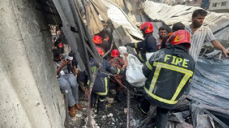 কেরাণীগঞ্জে কারখানায় আগুন নিয়ন্ত্রণে, ৫ মরদেহ উদ্ধার