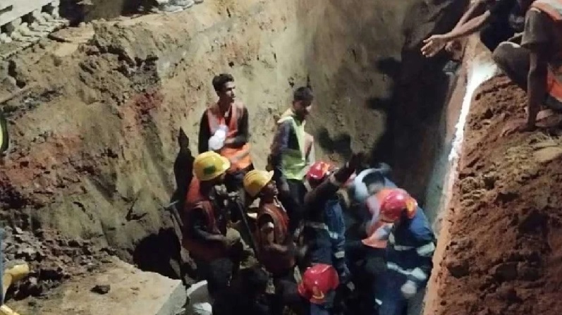 চট্টগ্রামে মাটি ধসে ২ শ্রমিক নিহত, আহত ২