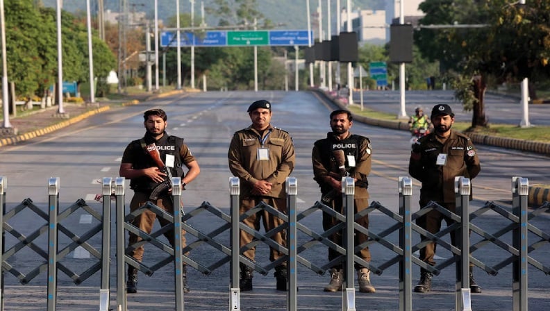 যুক্তরাষ্ট্রের অবস্থানের বিষয়ে ইরানের দাবি ও আপত্তি