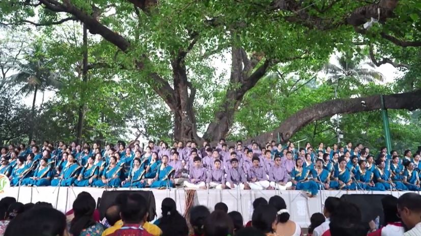 গানে গানে রমনার বটমূলে শুরু বর্ষবরণ আয়োজন