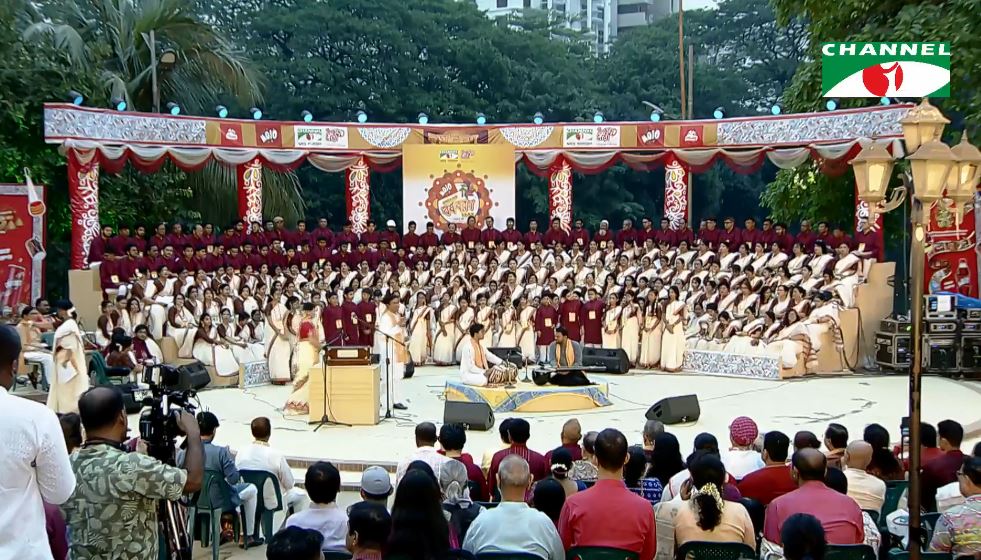রবীন্দ্র সরোবরে হাজার কণ্ঠে বর্ষবরণ ও জমজমাট বৈশাখী মেলা