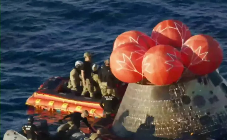 চাঁদের কক্ষপথ ঘুরে ফিরলেন আর্টেমিস-২ এর নভোচারীরা