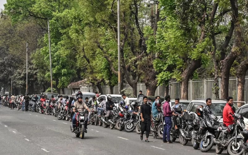 তেল-শূন্য প্রথম দেশ হওয়ার ঝুঁকিতে বাংলাদেশ