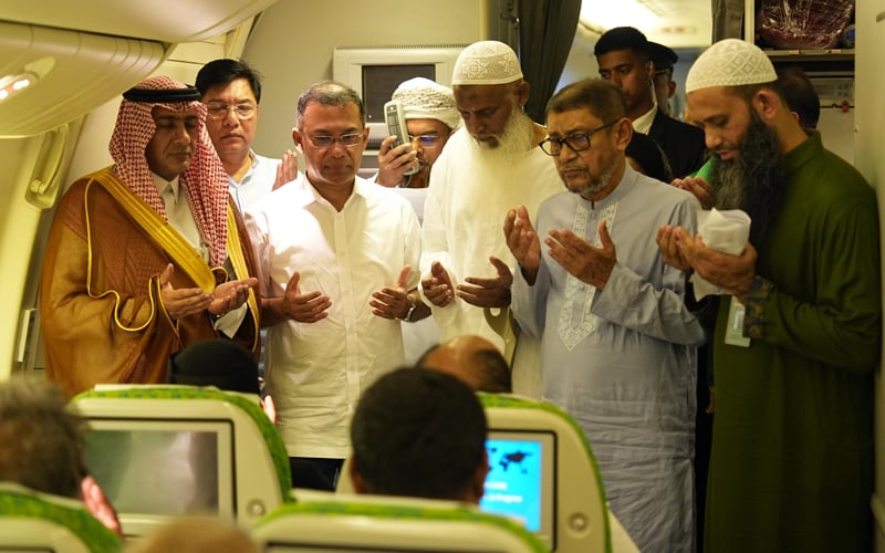 হজ ফ্লাইটের উদ্বোধন করলেন প্রধানমন্ত্রী
