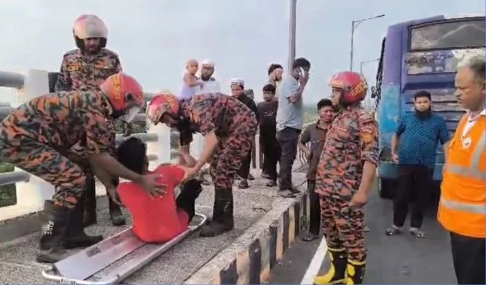 ঢাকা-মাওয়া সড়কে পৃথক দুর্ঘটনায় নিহত ১, আহত ১০