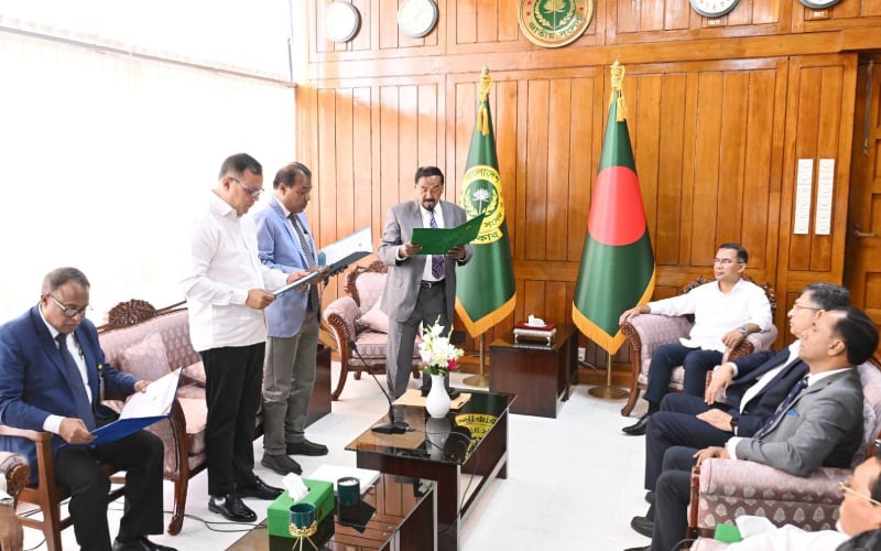 শপথ নিলেন নবনির্বাচিত দুই সংসদ সদস্য