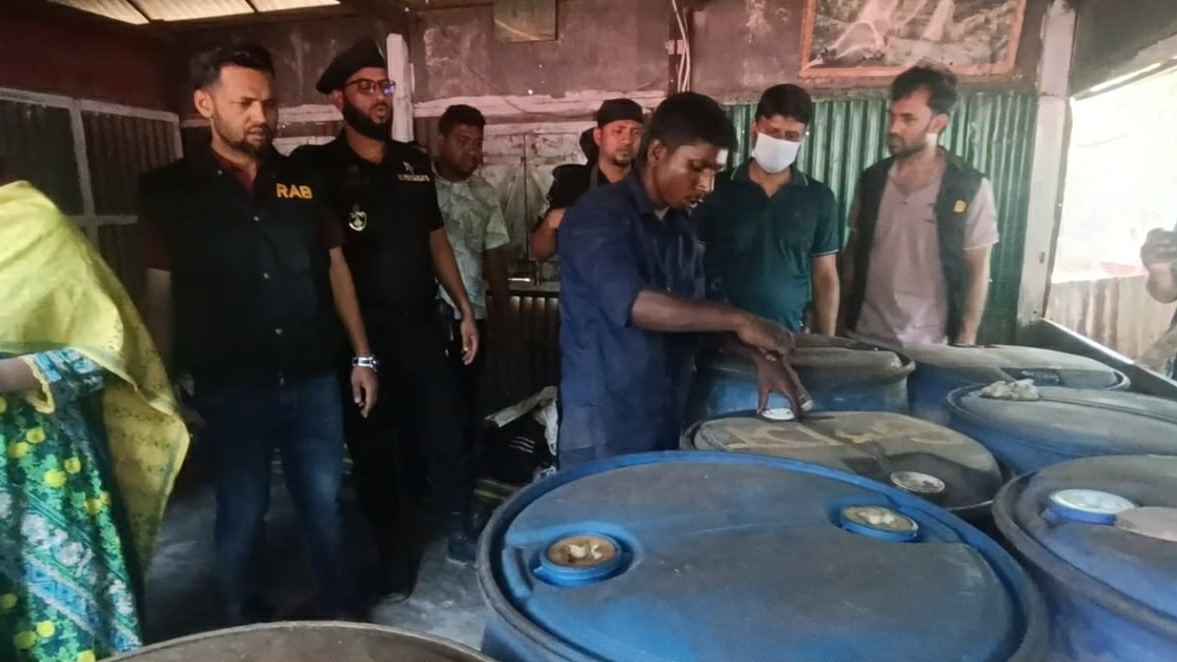 ঘরে-গোডাউনে পেট্রোল-ডিজেল কিনে অযথা মজুত, অপেক্ষায় ভয়াবহ বিপদ