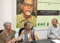 সেড আয়োজিত স্মরণসভায় বক্তব্য দেন সাখাওয়াত আলী খানের স্ত্রী মালেকা খান