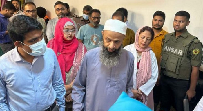 খাদ্য ব্যবস্থাপনায় নোংরা পরিবেশ পরিবেশ: আদ-দ্বীন হাসপাতালকে ৩ লাখ টাকা জরিমানা | চ্যানেল আই অনলাইন খাদ্য ব্যবস্থাপনায় নোংরা পরিবেশ পরিবেশ: আদ-দ্বীন হাসপাতালকে ৩ লাখ টাকা জরিমানা | চ্যানেল আই অনলাইন