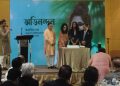 তথ্যমন্ত্রীর সঙ্গে পরিবার নিয়ে কেক কাটলেন ফাহমিদা হক