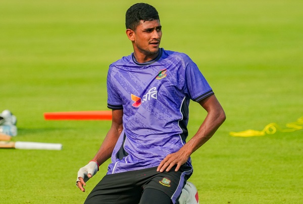 নাহিদ রানায় মুগ্ধ সিমন্স