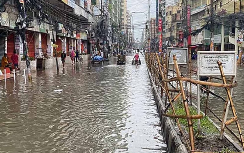রাজধানীতে ভোর থেকে টানা বৃষ্টি: বিভিন্ন এলাকায় জলাবদ্ধতা