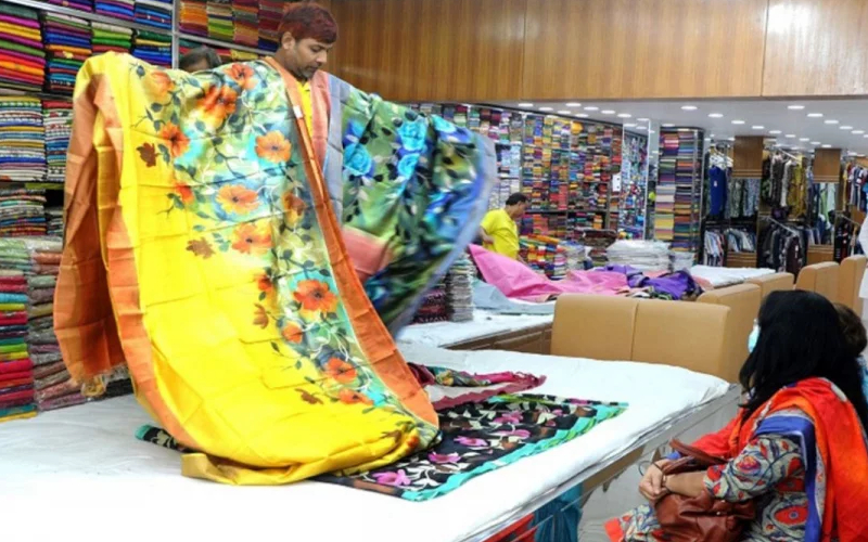 ঈদ উপলক্ষে রাত ৯টা পর্যন্ত শপিংমল খোলা রাখার দাবি