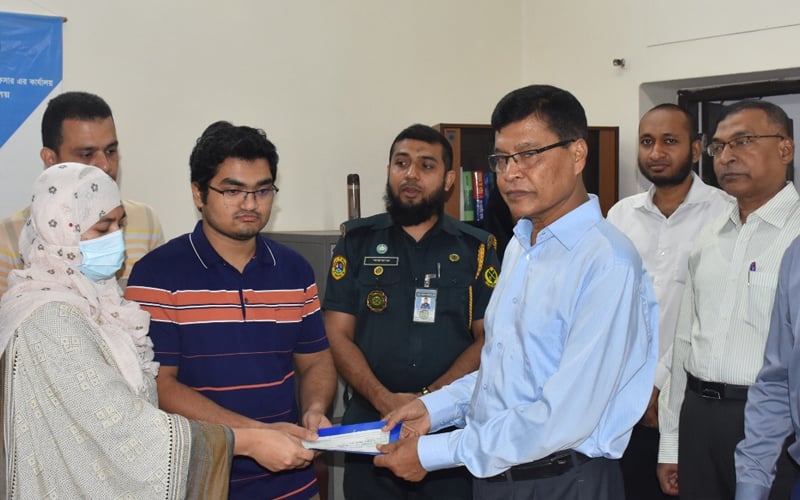 বিশেষ সেবা সপ্তাহে সিএজি’র বিভিন্ন সিএএফও কার্যালয় পরিদর্শন | চ্যানেল আই অনলাইন বিশেষ সেবা সপ্তাহে সিএজি’র বিভিন্ন সিএএফও কার্যালয় পরিদর্শন | চ্যানেল আই অনলাইন