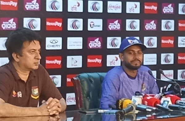 মিরপুরে অজিদের বিপক্ষেও স্পোর্টিং উইকেট, যা বললেন মিরাজ