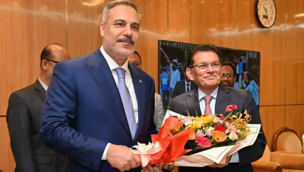দুই দিনের সফরে ঢাকায় তুরস্কের পররাষ্ট্রমন্ত্রী হাকান ফিদান