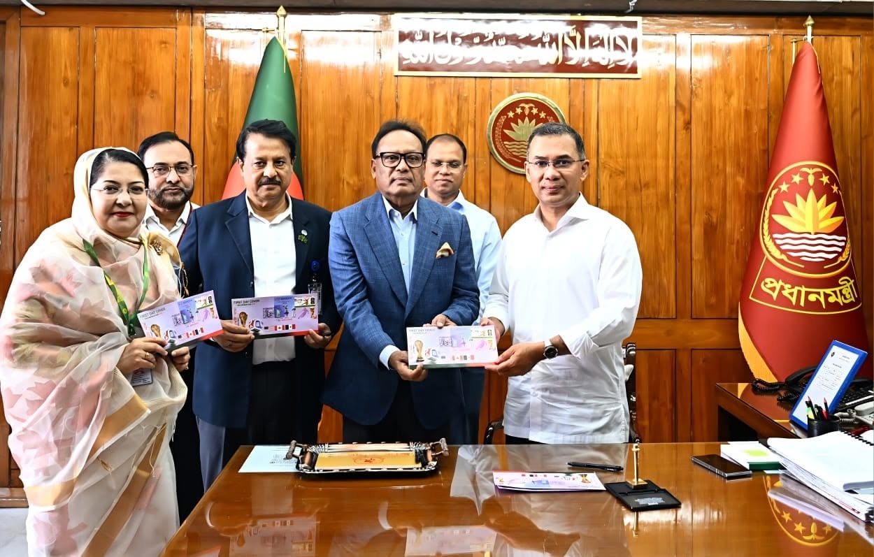 বিশ্বকাপ ফুটবলের স্মারক ডাকটিকিট উন্মোচন করলেন প্রধানমন্ত্রী