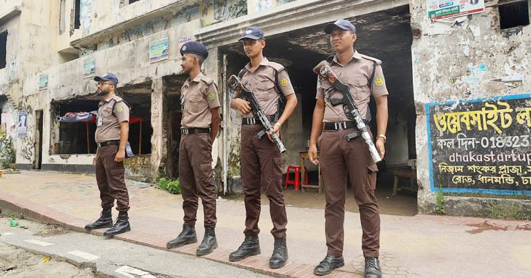 ঢাকায় কড়া নিরাপত্তা, কী নিয়ে শঙ্কা? | চ্যানেল আই অনলাইন ঢাকায় কড়া নিরাপত্তা, কী নিয়ে শঙ্কা? | চ্যানেল আই অনলাইন