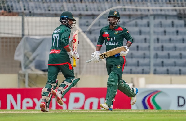 তিন ফিফটিতে অস্ট্রেলিয়াকে হোয়াইটওয়াশ এড়ানোর চ্যালেঞ্জ বাংলাদেশের