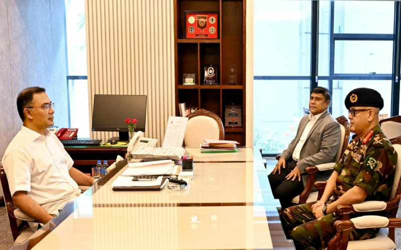 প্রধানমন্ত্রীর সঙ্গে সাক্ষাৎ করলেন লে. জেনারেল মিনহাজুল আলম | চ্যানেল আই অনলাইন