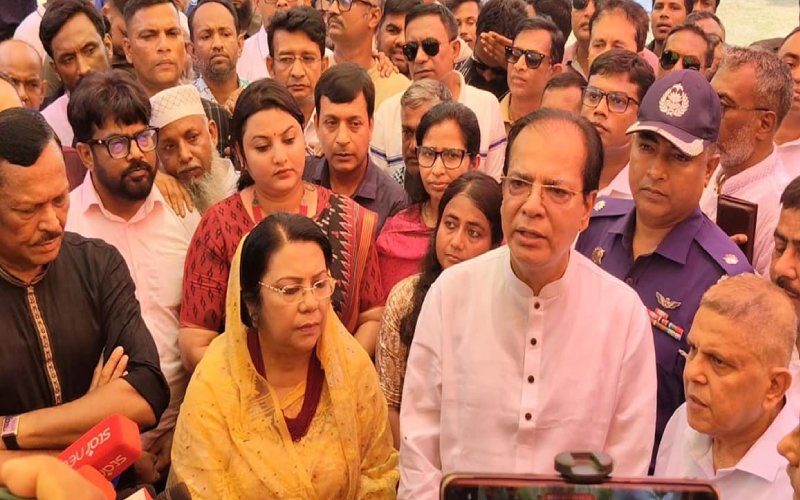 মানিকগঞ্জে চলমান খাল পুনঃখনন প্রকল্পের কাজ পরিদর্শন