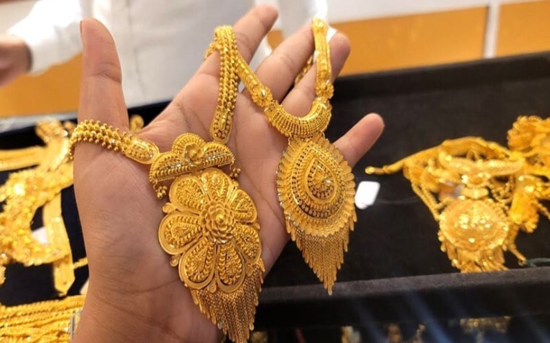 বিশ্ববাজারে কমার পর দেশেও কমেছে স্বর্ণের দাম
