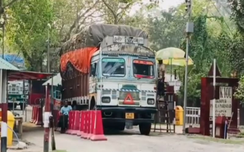 ঈদের ছুটির পর হিলি স্থলবন্দরে আমদানি-রপ্তানি কার্যক্রম শুরু
