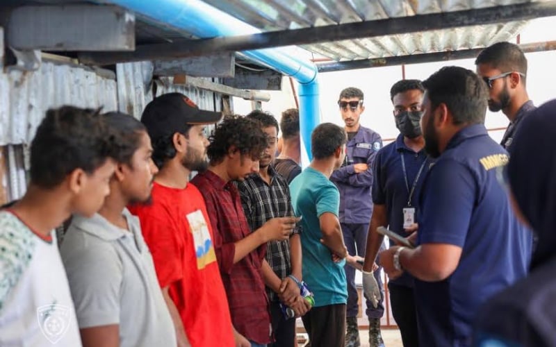 মালদ্বীপের হুলহুমালের গ্যারেজে অভিযানে ১২ প্রবাসী আটক