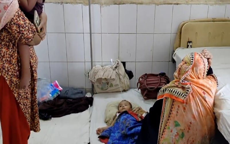 নোয়াখালীতে হাম উপসর্গে ভর্তি আরও ৩৭ শিশু, ১ জনকে ঢাকায় প্রেরণ