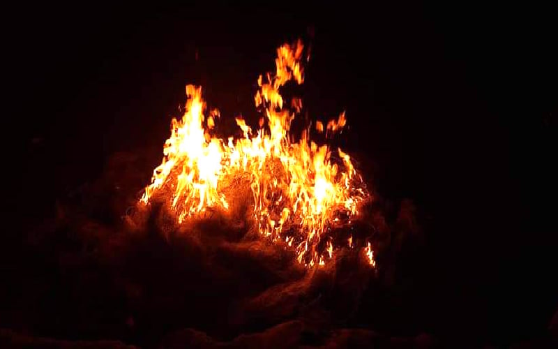 চট্টগ্রামে বস্তিতে ভয়াবহ অগ্নিকাণ্ড