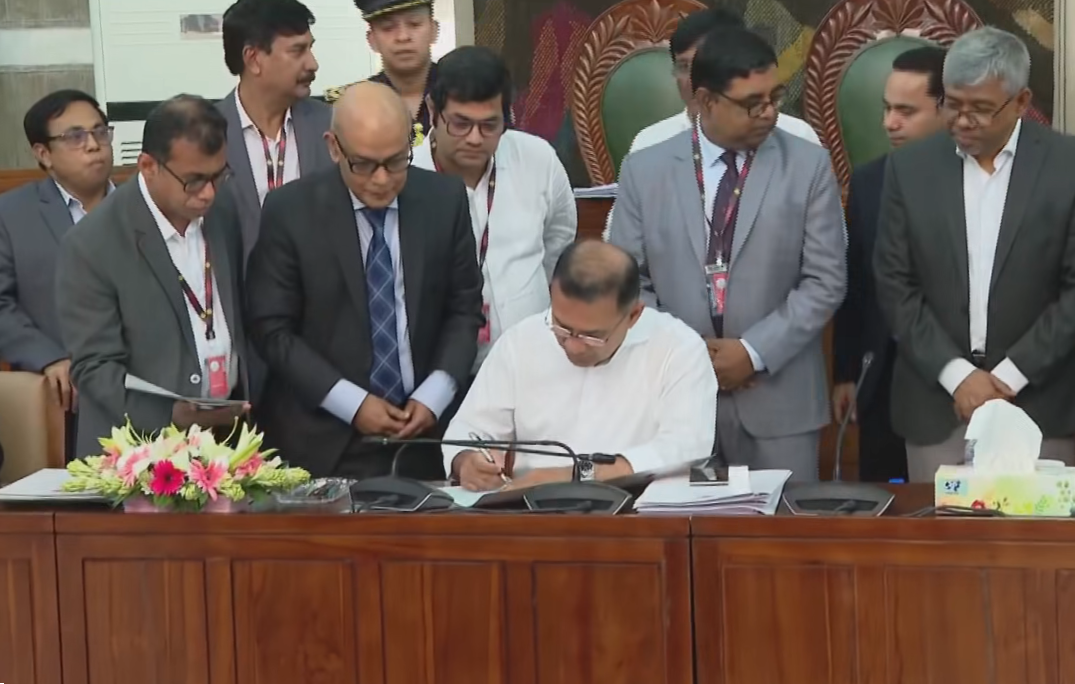 মন্ত্রিসভায় ৯ লাখ ৩৮ হাজার কোটি টাকার বাজেট অনুমোদন