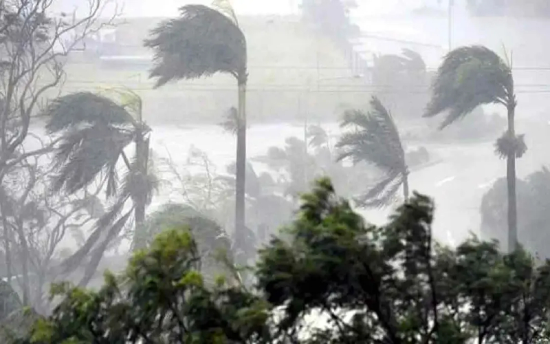 ১০ জেলায় ঝোড়ো হাওয়ার সতর্কতা, নদীবন্দরে ১ নম্বর সংকেত