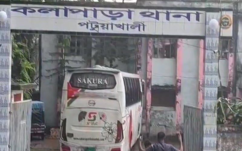 পটুয়াখালীতে জেলের রহস্যজনক মৃত্যু