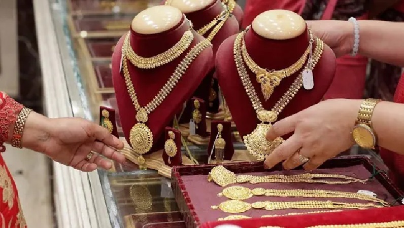 স্বর্ণের দাম ভরিতে কমেছে ৬ হাজার ৫৯১ টাকা