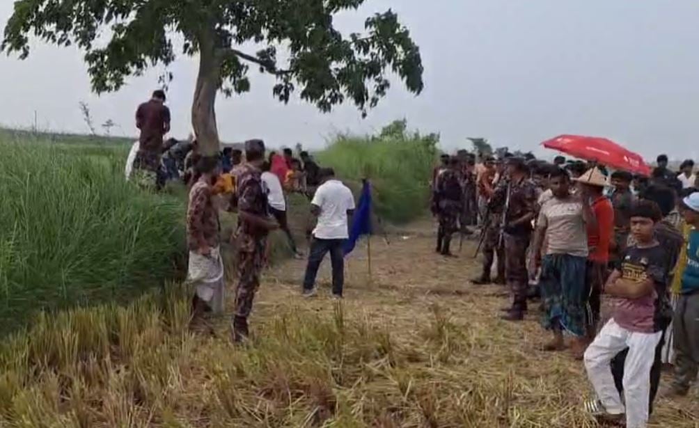 নওগাঁয় ১৭ জনকে পুশ-ইন চেষ্টা, সতর্ক অবস্থানে বিজিবি