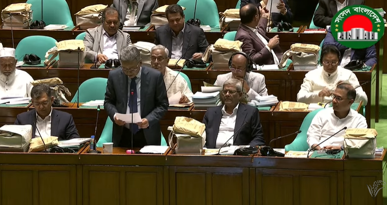 নতুন প্রধানমন্ত্রী ও নতুন অর্থমন্ত্রীর ‘প্রথম বাজেট’ পেশ