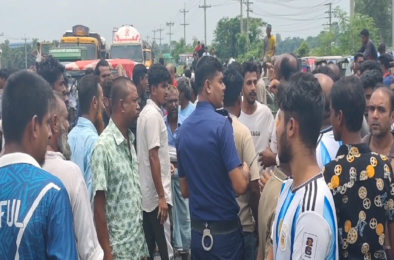 বিদ্যুৎ সরবরাহের দাবিতে টাঙ্গাইল মহাসড়কে অবরোধ