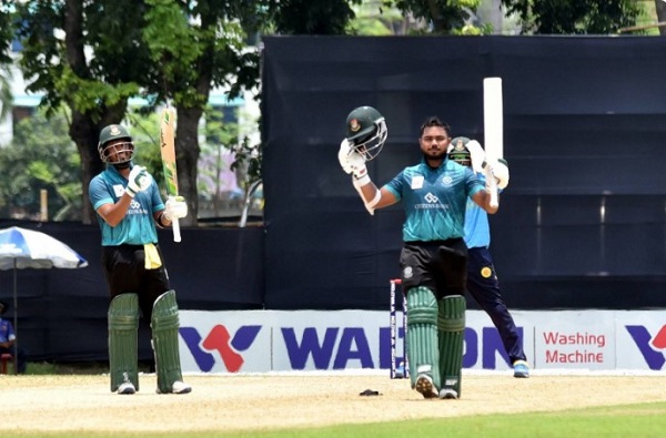 ১৬ বছর পর চ্যাম্পিয়ন মোহামেডান