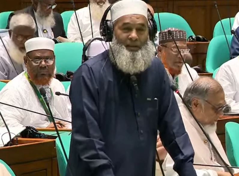 সংসদে মাথা ঝুঁকিয়ে সম্মান প্রদর্শন ‘শিরকের পর্যায়ে চলে যায়’: মুজিবুর রহমান