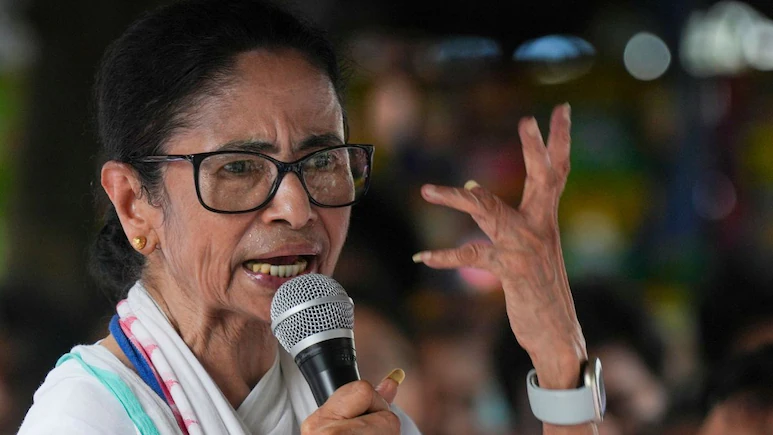 তৃণমূল কংগ্রেসে বড় ভাঙনের শঙ্কা, বিজেপিতে যেতে পারে ২০ এমপি