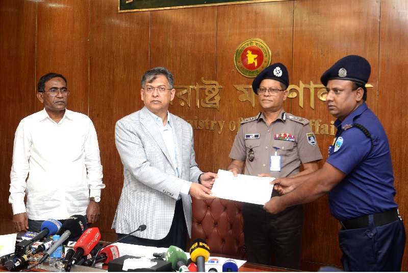 বেনজীর আহমেদকে দেশে ফিরিয়ে আনার প্রক্রিয়া চলছে: স্বরাষ্ট্রমন্ত্রী